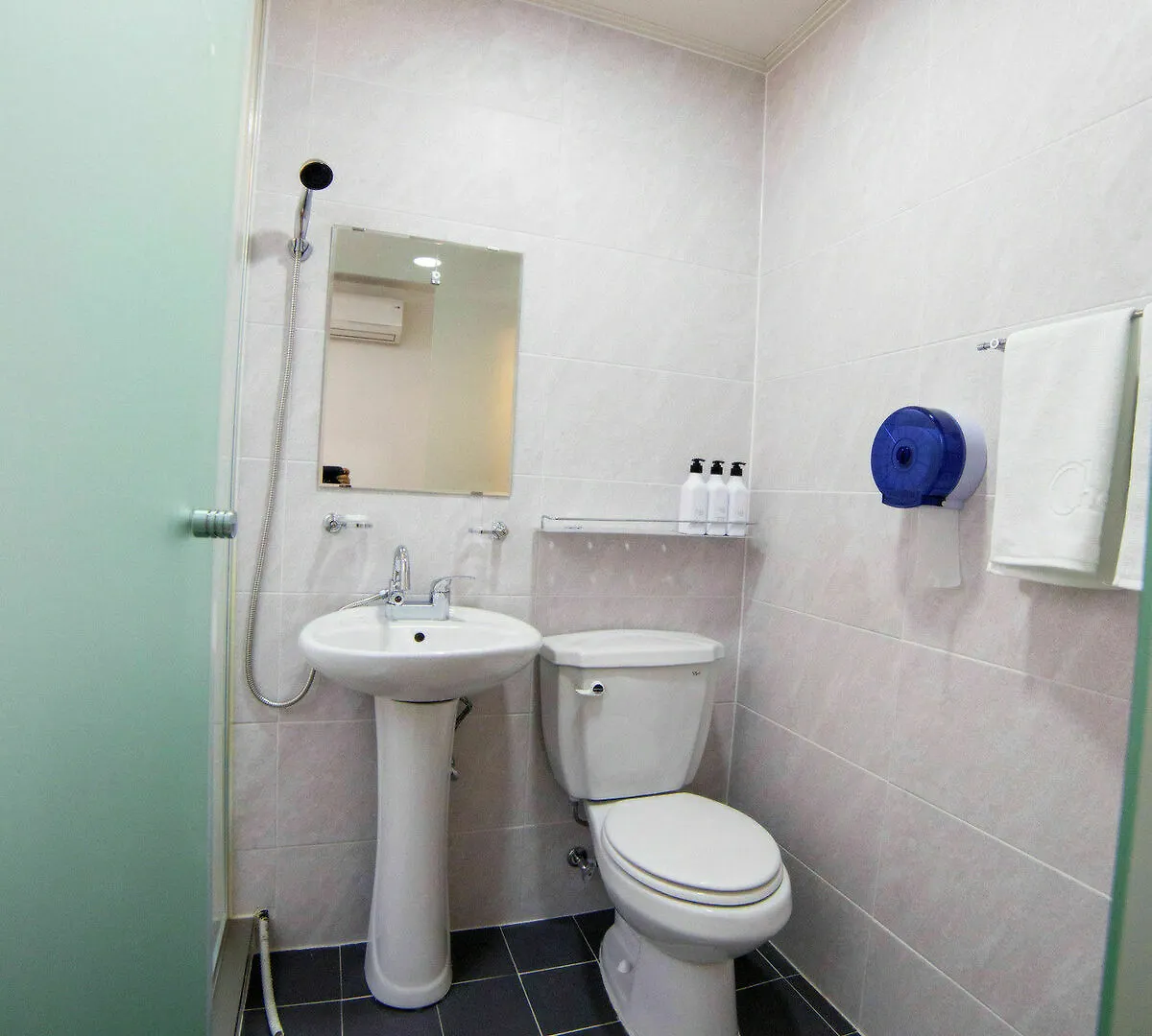 **  סיאול Cheese Hotel Myeongdong קוריאה הדרומית