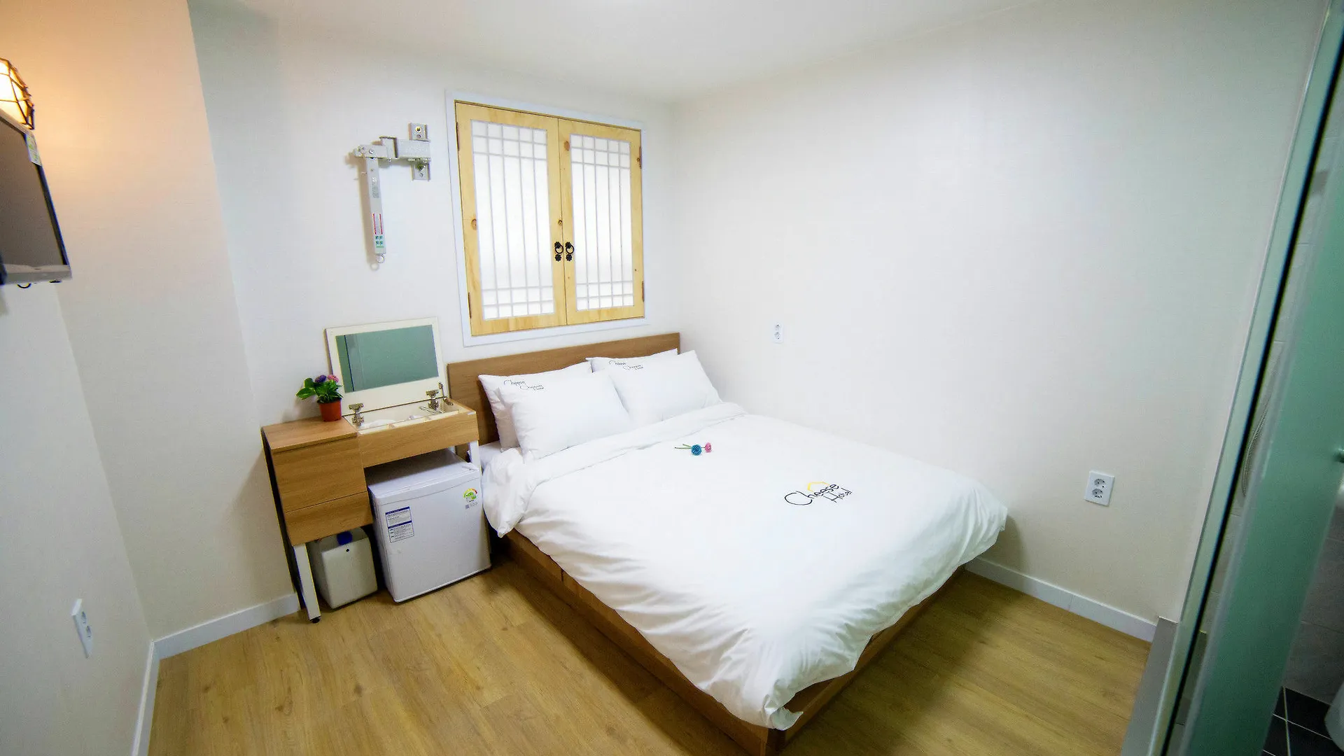 Cheese Hotel Myeongdong Seoul 2*,